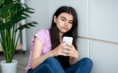 Soledad juvenil y redes sociales: cuando estar conectado no es estar acompañado